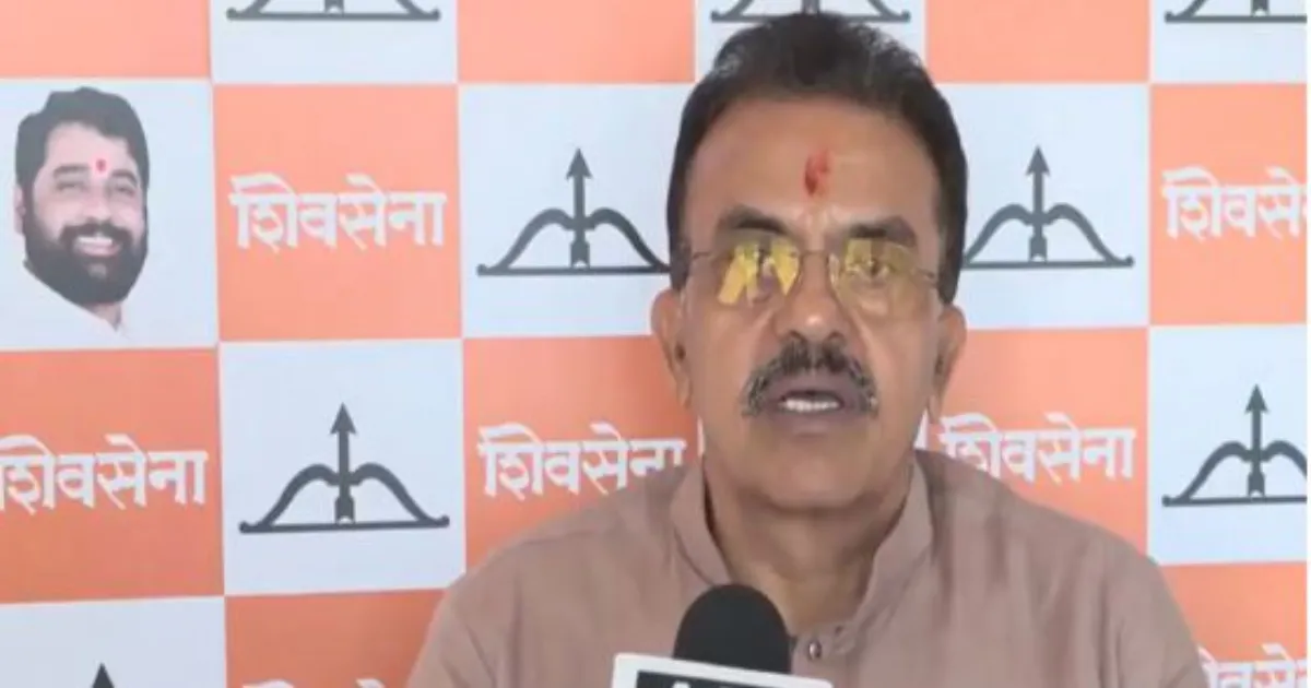 नासिक धर्मांतरण मामले में मलेशिया कनेक्शन की जांच की मांग, संजय निरुपम ने उठाए सवाल