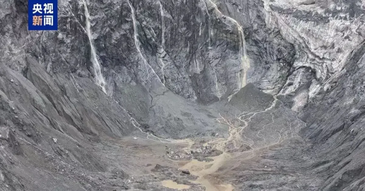 नेपाल में बाढ़ के बाद एक और खतरा, हिमखंड टूटने से फिर बड़ी तबाही की आशंका