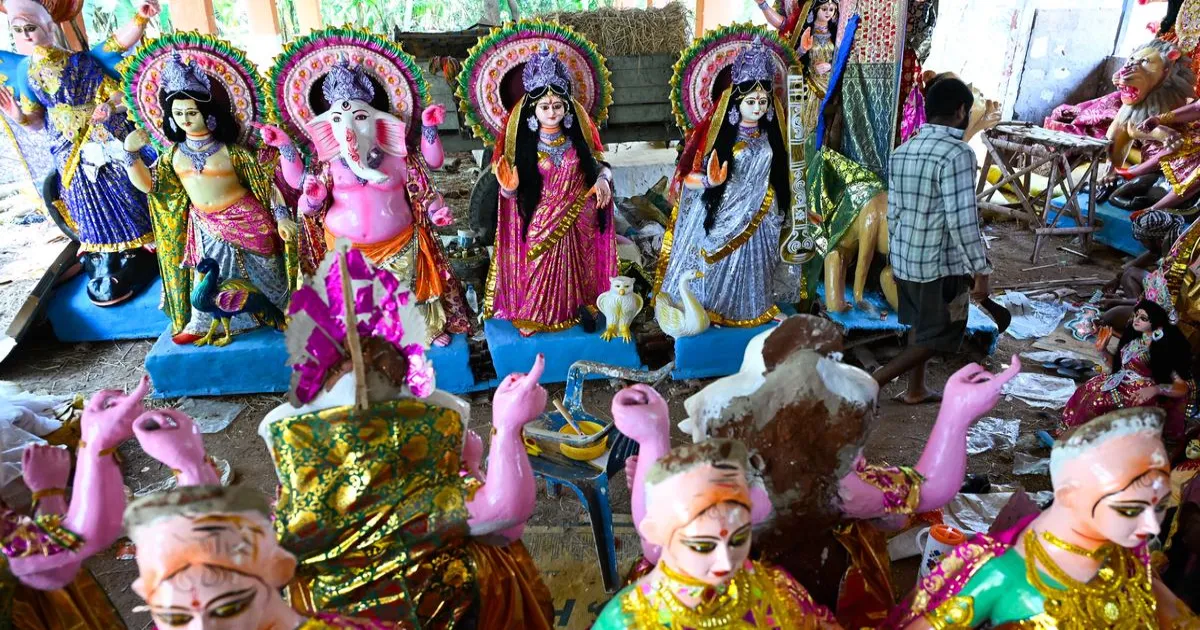 इंदौर में आपत्तिजनक गणेश मूर्तियां बनाने पर बजरंग दल कार्यकर्ताओं ने कारीगरों पर हमला किया