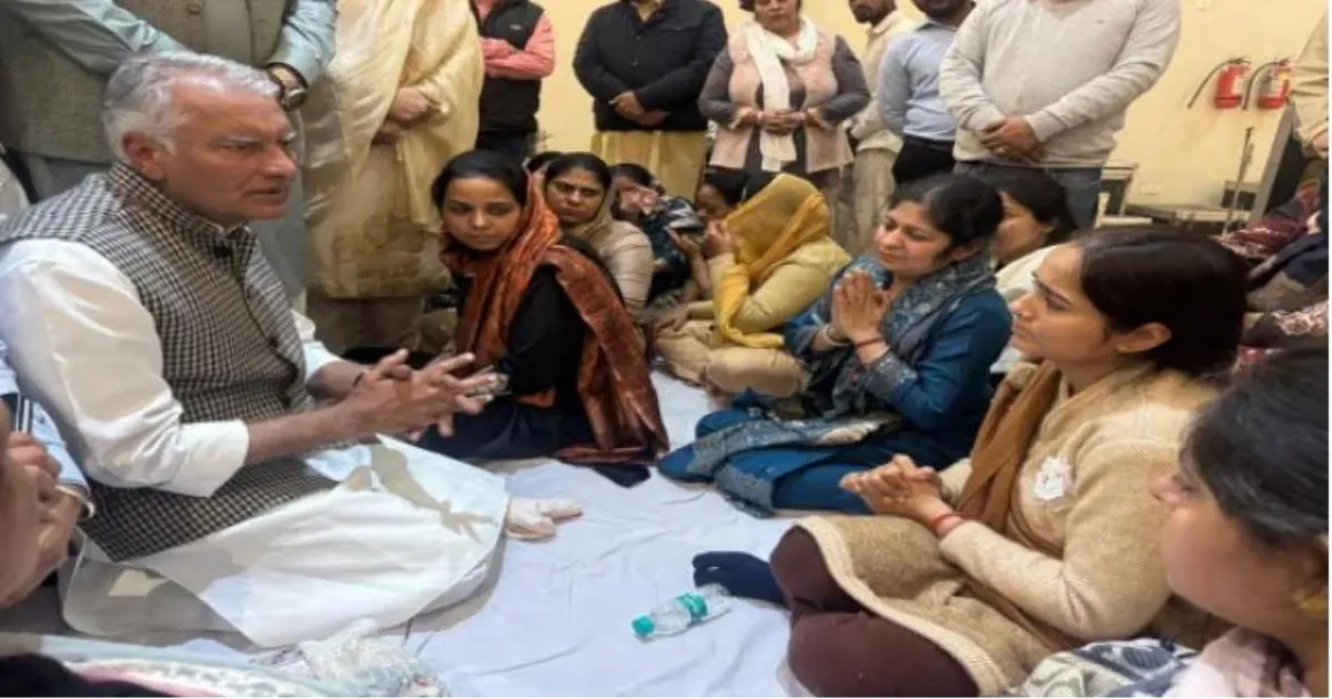 sunil-jakhar-criticises-aap-over-rss-volunteer-murder