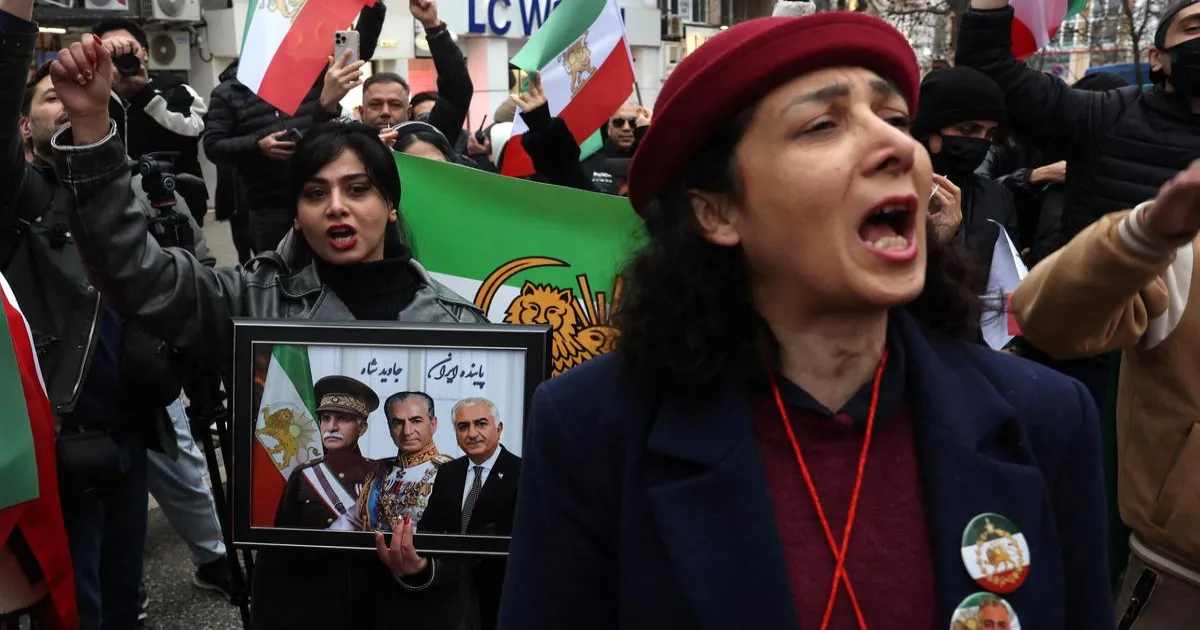 ईरान में घातक कार्रवाई के बाद थमे विरोध प्रदर्शन, 3,000 गिरफ्तार; अमेरिका की चेतावनी बरकरार