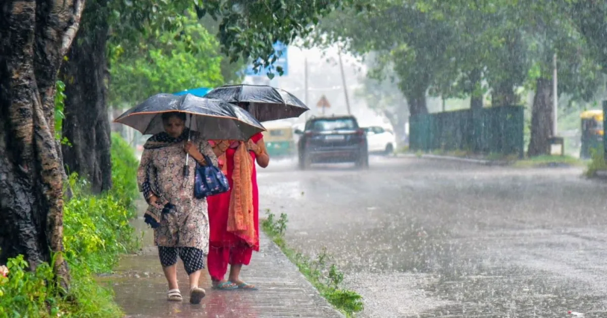 दिल्ली को गर्मी से राहत के आसार, IMD ने अगले चार दिनों तक आंधी-तूफान और बारिश का अलर्ट जारी किया
