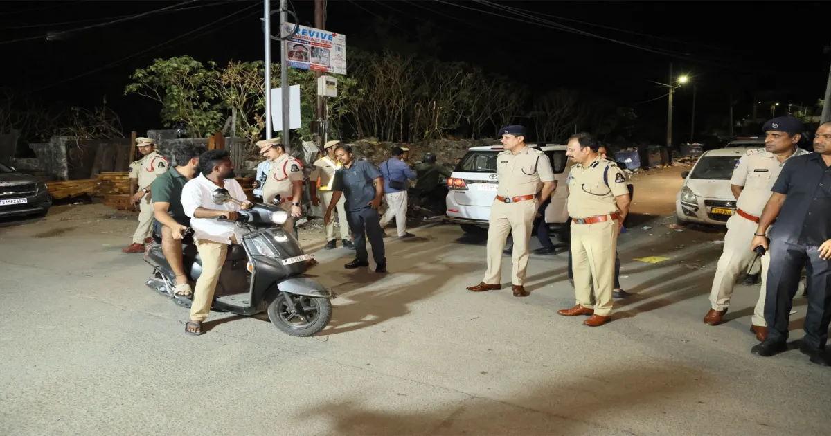 हैदराबाद में ऑपरेशन कवच के तहत शहरभर में पुलिस का बड़ा अभियान, कमिश्नर ने की निरीक्षण