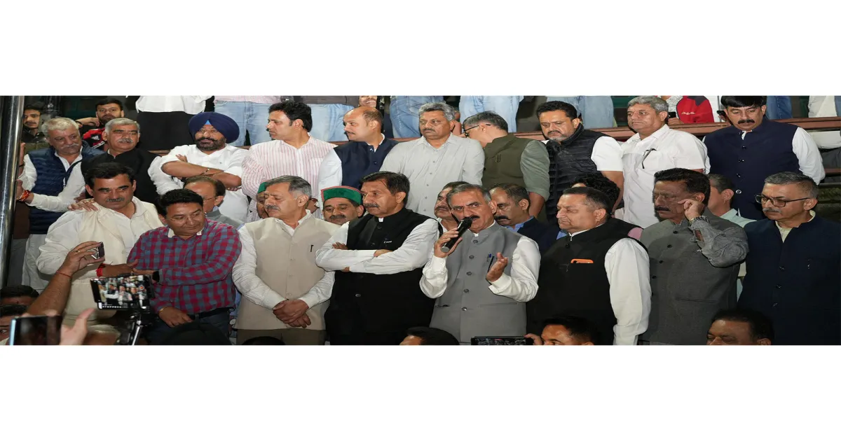 हिमाचल के सीएम सुक्खू का बीजेपी पर विपक्ष की आवाज दबाने का आरोप, राहुल गांधी के खिलाफ एफआईआर का विरोध