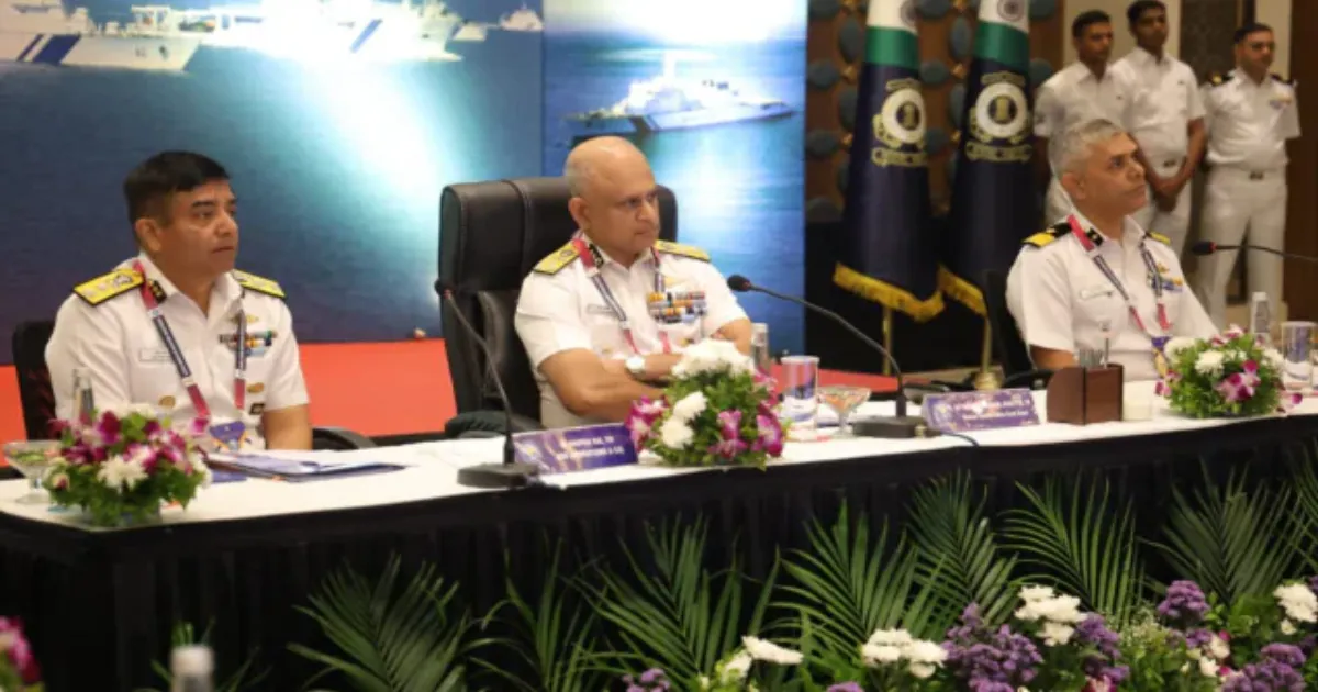 हमारे पानी में मछली पकड़ो, पर सीमा पार मत करो: कोस्ट गार्ड ने मछुआरों से कहा