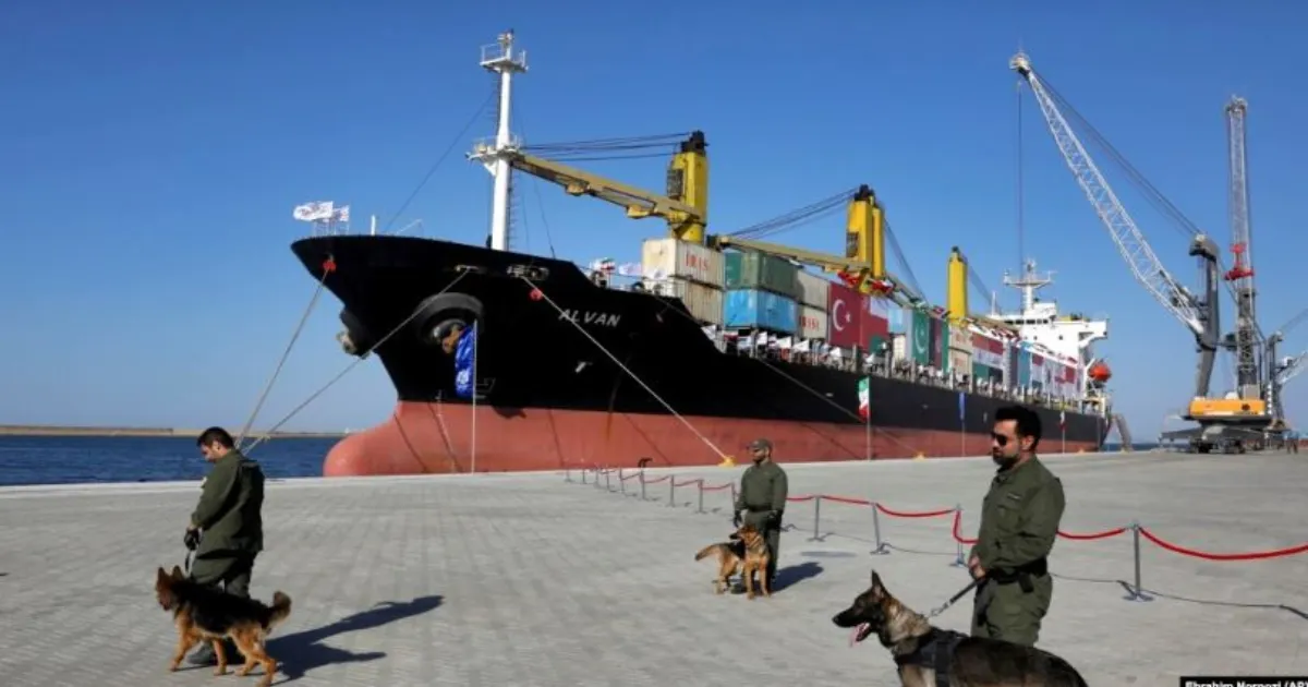 भारतीय तटरक्षक पोत सार्थक की ईरान के चाबहार बंदरगाह पर पहली ऐतिहासिक यात्रा