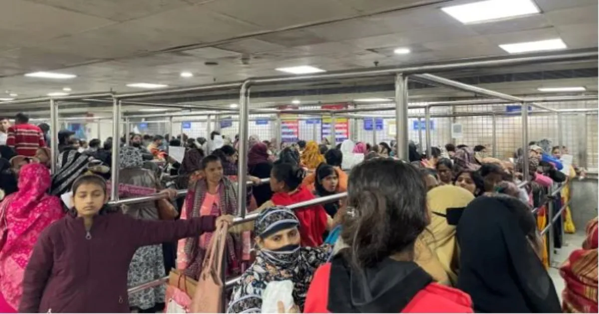 यहां कुछ नहीं मिलता : दिल्ली के लोक नायक अस्पताल में खांसी की दवा और इनहेलर की भारी कमी, मरीज परेशान