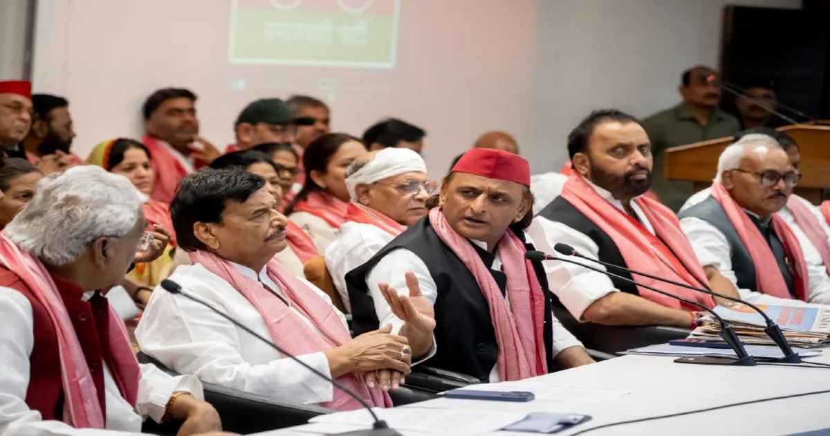 महिला आरक्षण पर अखिलेश यादव का बीजेपी पर हमला, कहा- पुरानी सामंती सोच वाली पार्टी