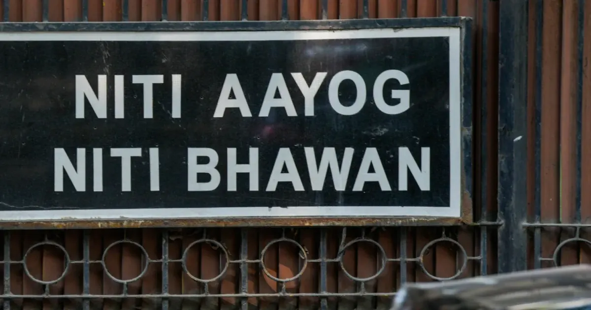 प्रधानमंत्री नरेंद्र मोदी ने आर. बालासुब्रमण्यम और डॉ. जोराम अनिया को नीति आयोग का पूर्णकालिक सदस्य नियुक्त किया