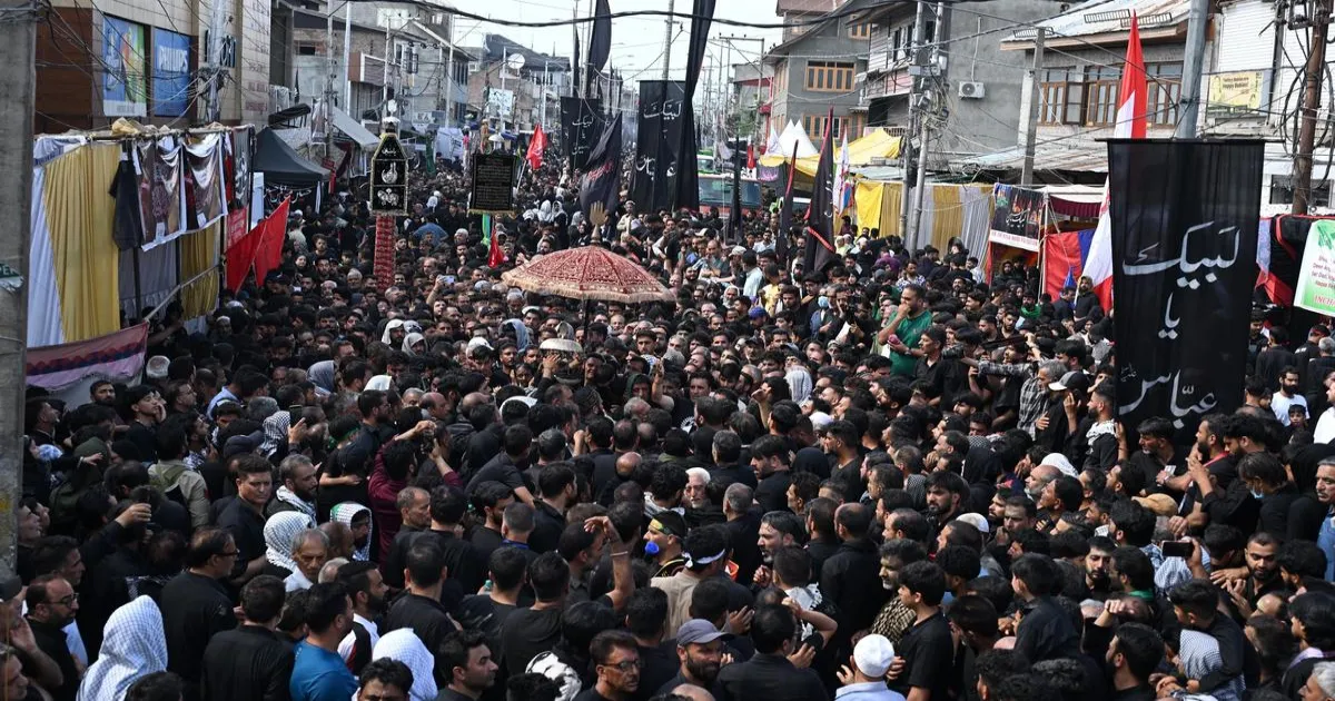 कश्मीर में शिया समुदाय के दो गुटों में झड़प, पुलिस ने दर्ज की एफआईआर