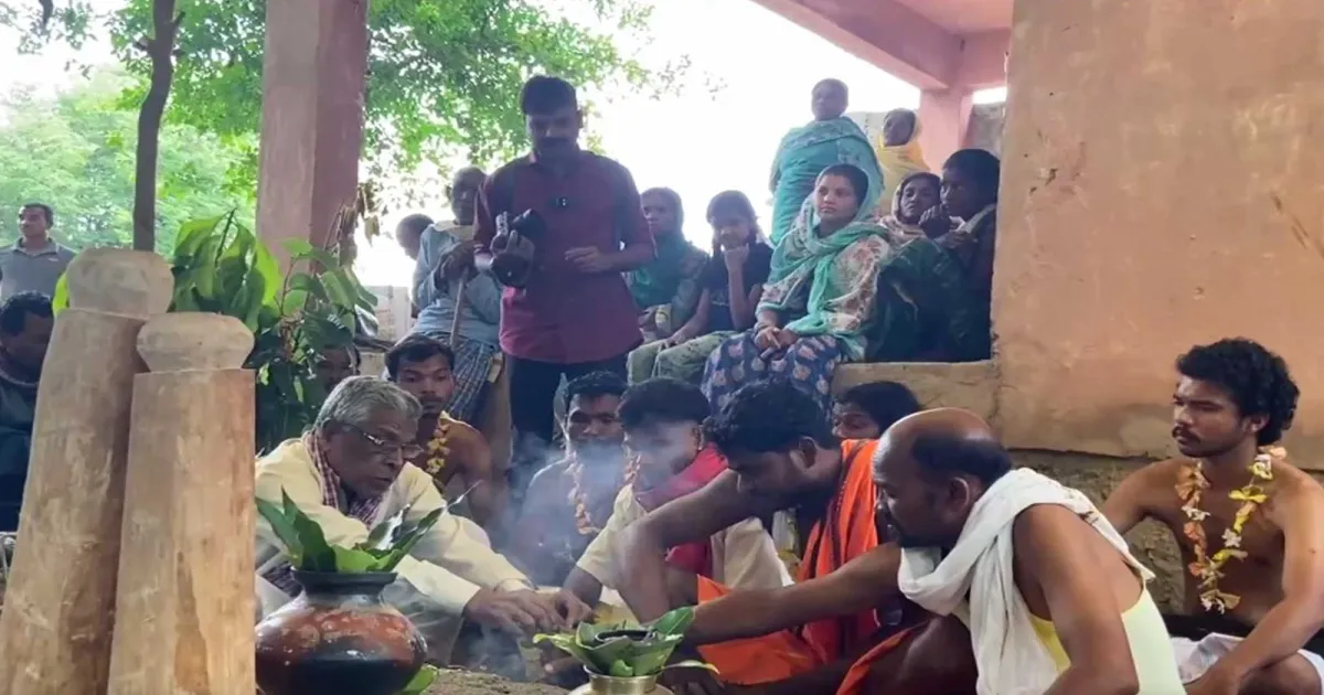 बारिश के लिए अनोखी परंपरा: बस्तर के ग्रामीणों ने सूखा दूर करने के लिए कराई देवी-देवताओं की शादी