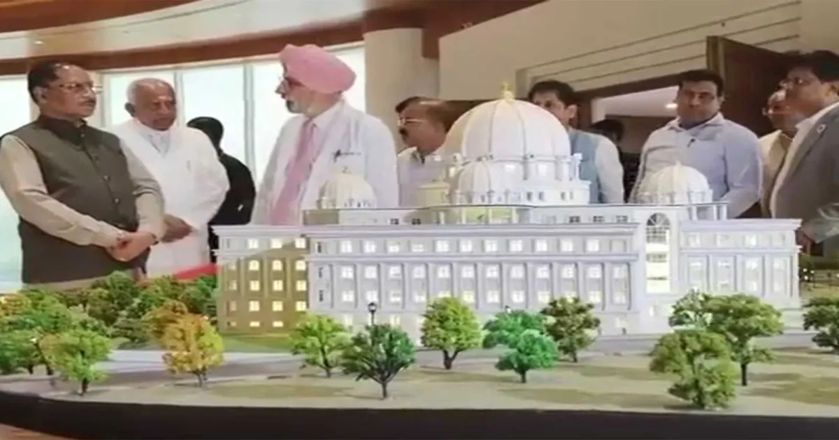 छत्तीसगढ़ के मुख्यमंत्री विष्णु देव साय ने कर्नाटक के सत्य साई ग्राम का दौरा किया, स्वास्थ्य सेवाओं की सराहना की