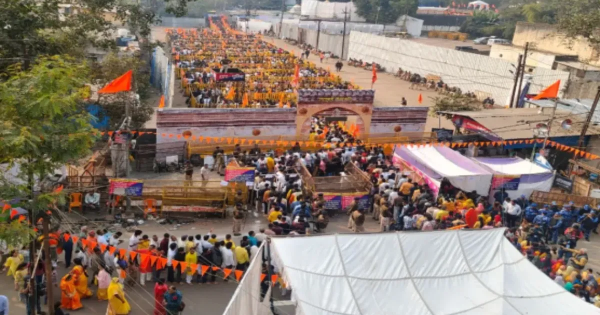 सुप्रीम कोर्ट ने भोजशाला से सटी दरगाह भूमि पर जुमे की नमाज़ की अनुमति दी, मध्य प्रदेश सरकार को धार्मिक अधिकार सुनिश्चित करने का निर्देश