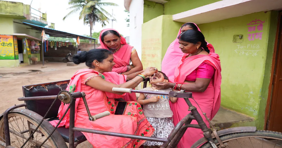 पोलियो से पीड़ित मितानिन की 20 साल की सेवा, घर-घर जाकर बच्चों को बीमारी से बचाने का संकल्प