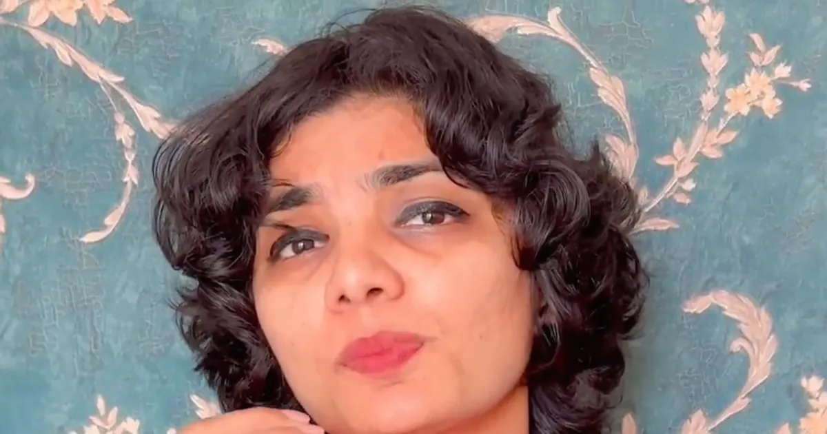प्रधानमंत्री पर अपमानजनक पोस्ट: नेहा सिंह राठौर की FIR रद्द करने से हाईकोर्ट का इनकार