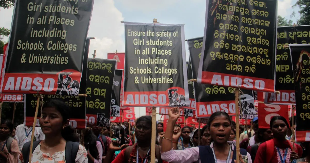 मॉर्निंग डाइजेस्ट: 2024 मुठभेड़ से मिली तस्वीरों से पहलगाम आतंकियों की पहचान; ओडिशा की लड़की की जलने से मौत, पुलिस ने हमले की आशंका खारिज की