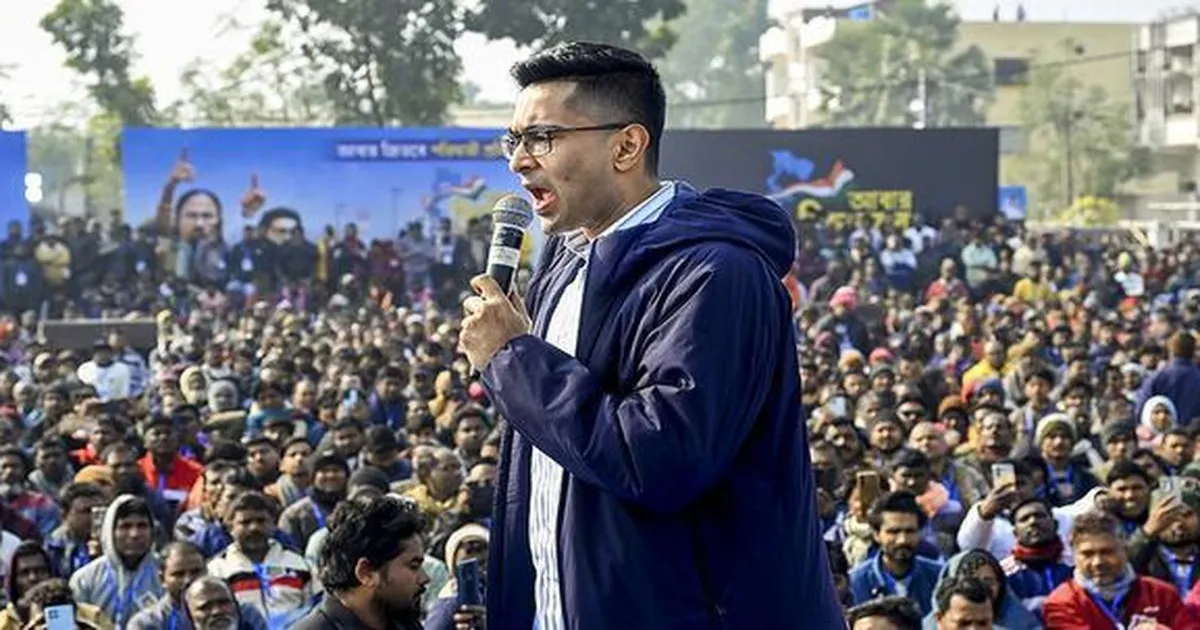 नींद से जागिए और SIR वॉर रूम सक्रिय कीजिए: तृणमूल सांसदों से बोले अभिषेक बनर्जी