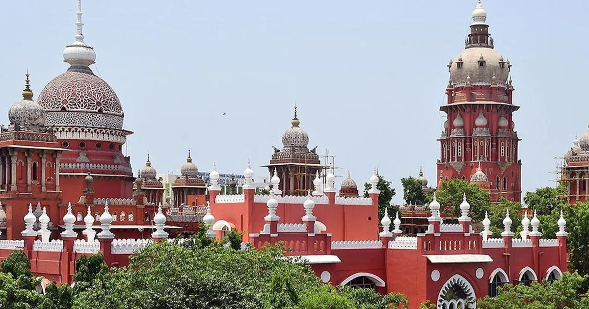 निजी स्कूलों की संपत्तियों के हस्तांतरण पर रोक लगाने वाले कानून को मद्रास हाईकोर्ट में चुनौती