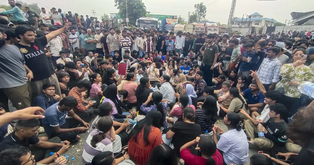 एलपीयू में 10 दिन तक कक्षाएं बंद, हिंसक प्रदर्शन के बीच मिड-टर्म परीक्षाएं स्थगित