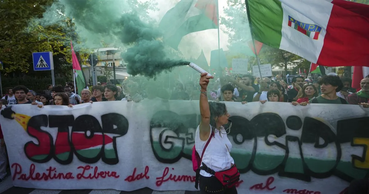 thousands-protest-gaza-siege-venice-film-festival