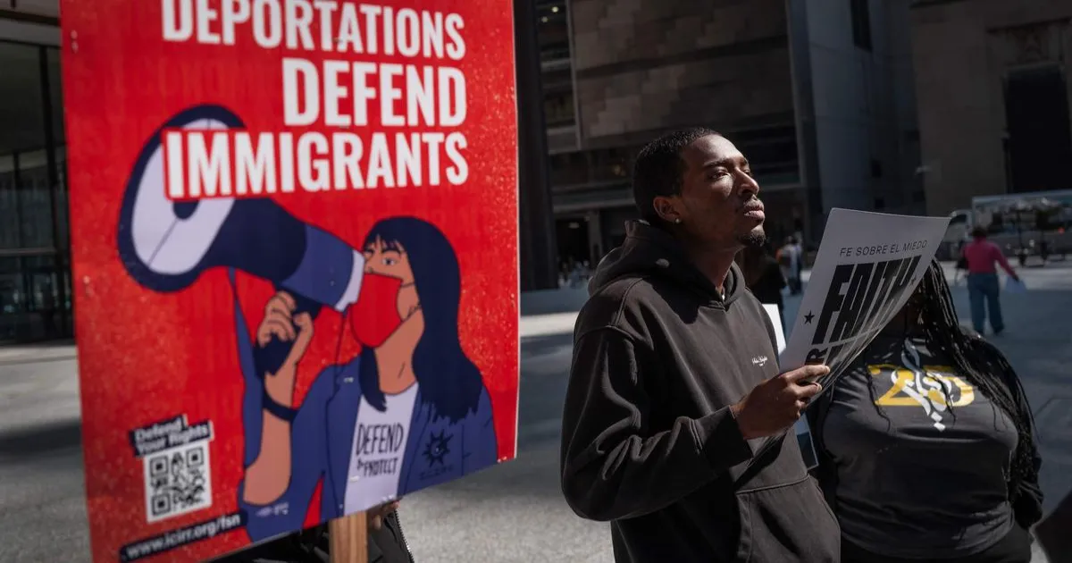 trump-immigration-raids-chicago-operation-midway-blitz