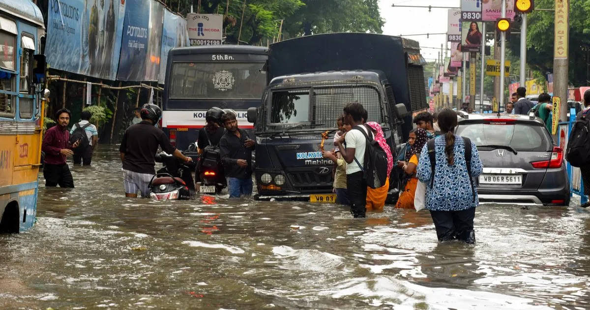 बंगाल और ओडिशा में भारी बारिश का अलर्ट, बंगाल की खाड़ी में बना लो-प्रेशर सिस्टम
