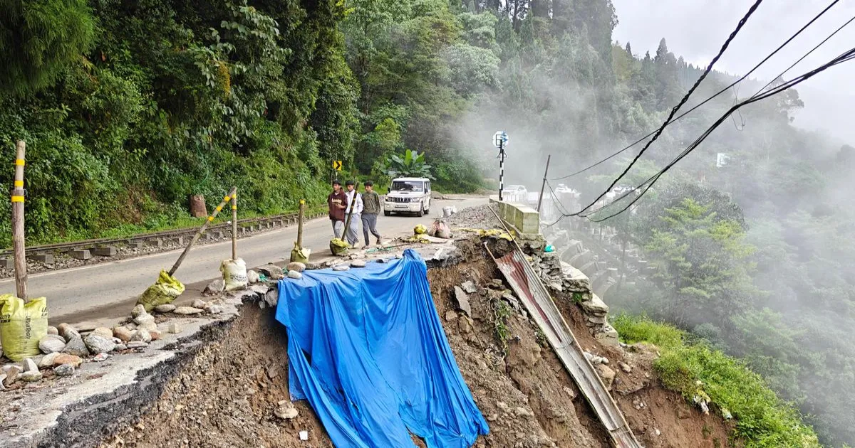 उत्तर बंगाल में बाढ़ और भूस्खलन के लिए अनियंत्रित निर्माण और पर्यटन जिम्मेदार: विशेषज्ञों की चेतावनी
