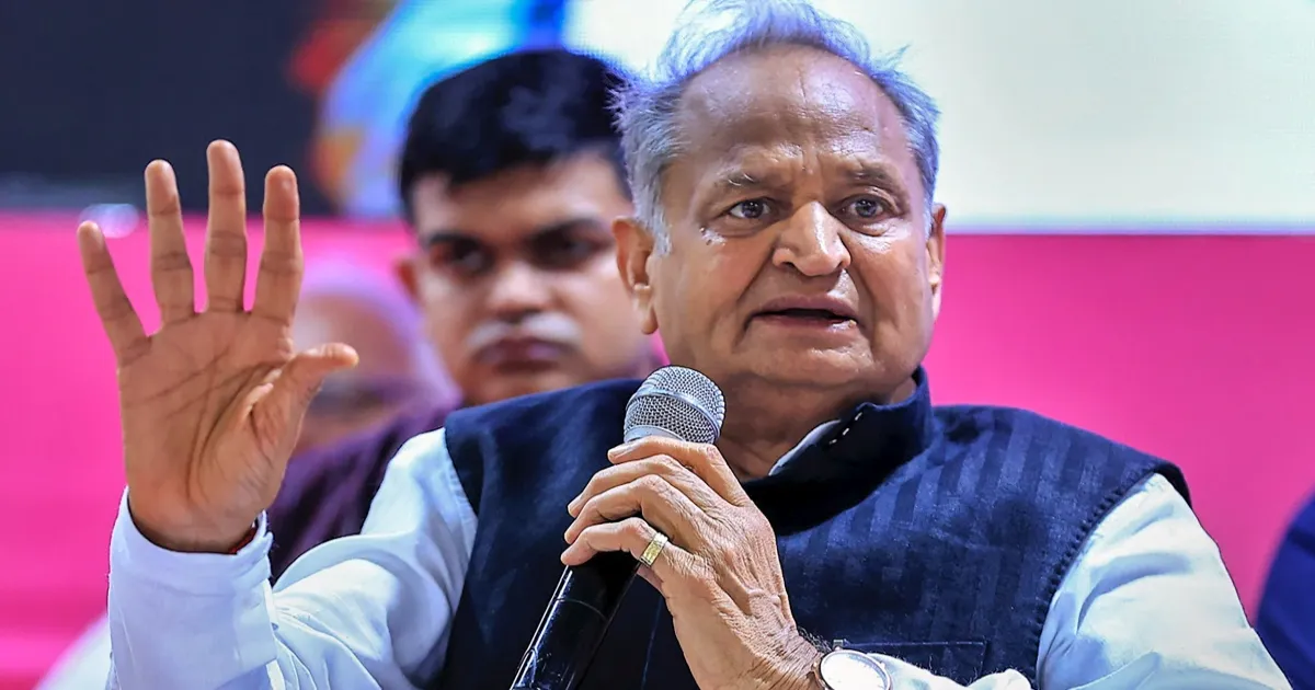 अशोक गहलोत बोले—सचिन पायलट मेरे अपने बच्चे जैसे हैं, मनोहरपुर-मानसर प्रकरण के बीच दिया बयान