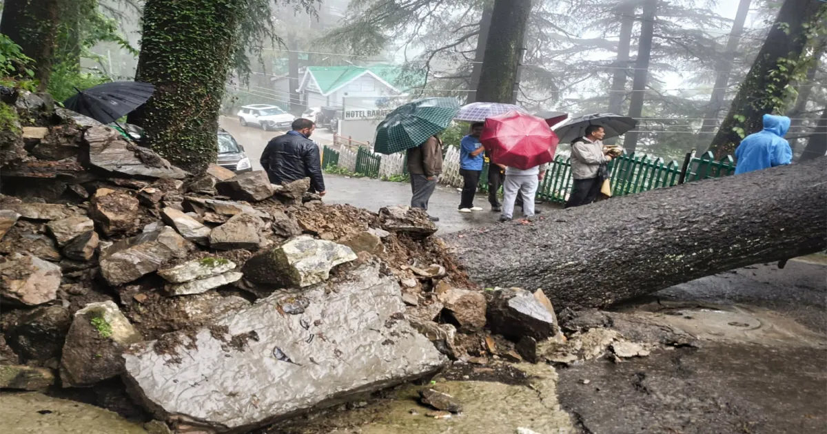 हिमाचल प्रदेश में मानसूनी बारिश से जनजीवन प्रभावित, 36 सड़कें बंद और 43 पेयजल योजनाएं बाधित