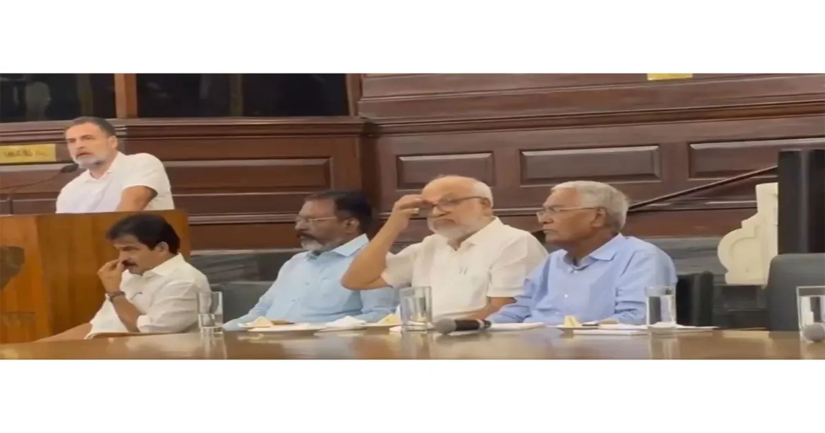 राष्ट्रपति से मुलाकात से पहले राहुल गांधी ने नेहरू के 1947 के ऐतिहासिक भाषण को किया याद