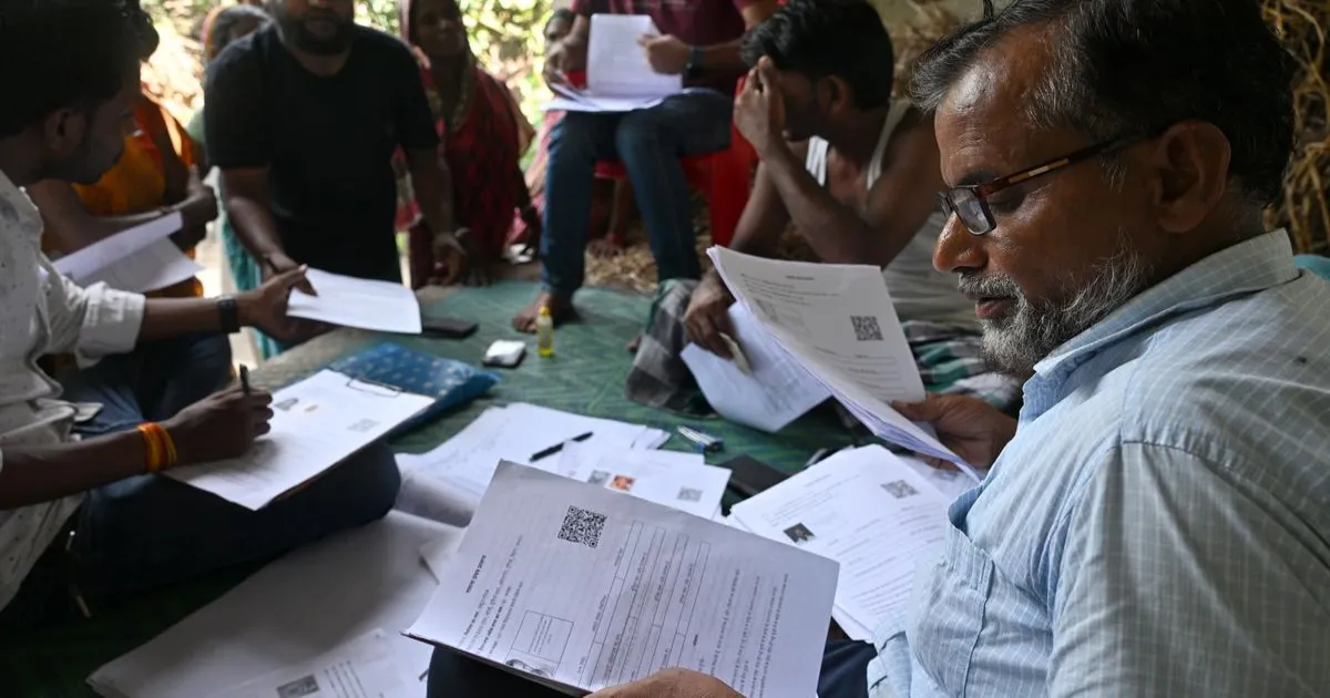 सुप्रीम कोर्ट में याचिकाकर्ता का दावा: एसआईआर सत्यापन के लिए सभी 11 दस्तावेज़ फर्जीवाड़े की आशंका वाले