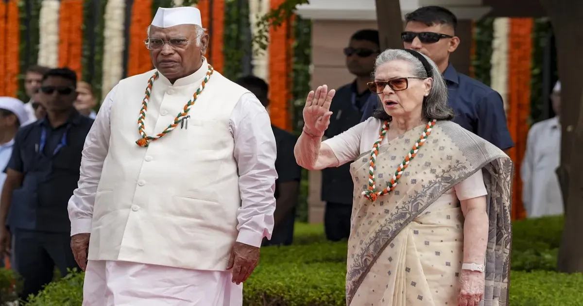 वंदे मातरम् विवाद पर भाजपा ने सोनिया गांधी के खिलाफ दर्ज कराई शिकायत, माफी की मांग