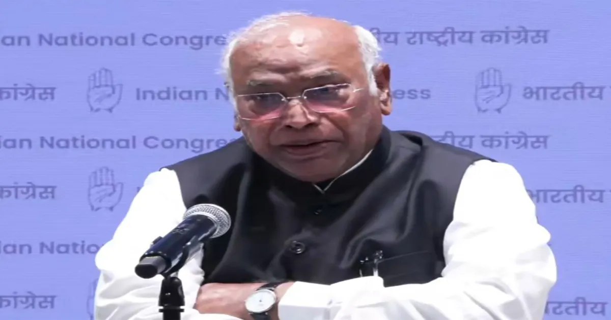 मल्लिकार्जुन खड़गे के हल्द्वानी दौरे के बाद कथित शुद्धिकरण पर एससी-एसटी सांसदों में नाराजगी, राष्ट्रपति से हस्तक्षेप की मांग