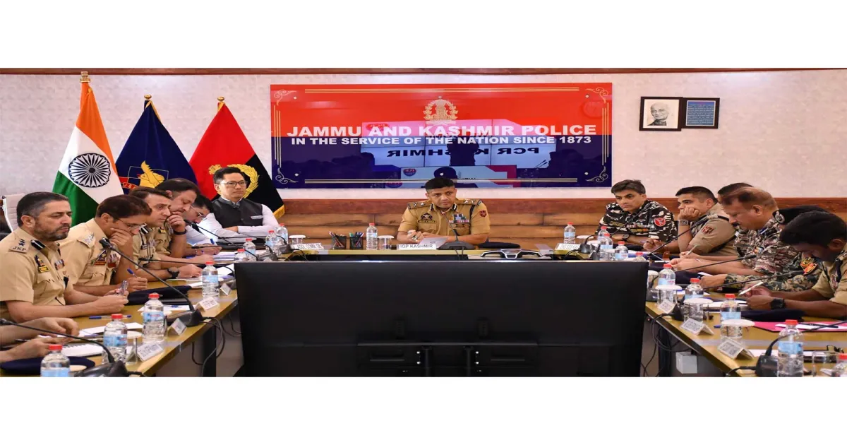 अंतरराष्ट्रीय फिल्म महोत्सव से पहले कश्मीर के आईजीपी ने सुरक्षा तैयारियों की समीक्षा की