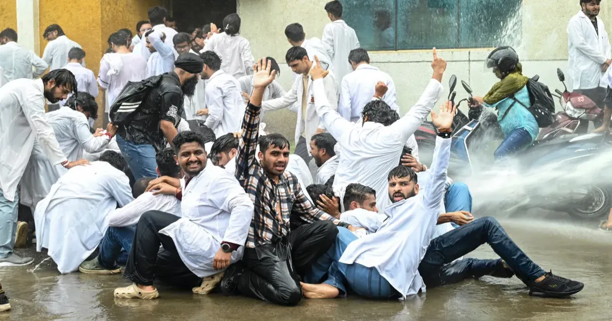 मध्य प्रदेश में एमबीबीएस इंटर्न की हड़ताल खत्म, स्टाइपेंड में 50 फीसदी बढ़ोतरी मंजूर