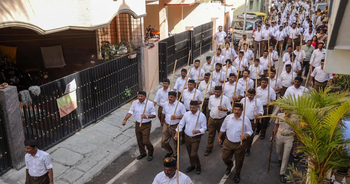 कर्नाटक कैबिनेट ने सरकारी संस्थानों और सार्वजनिक स्थलों में RSS गतिविधियों पर रोक लगाने की तैयारी की