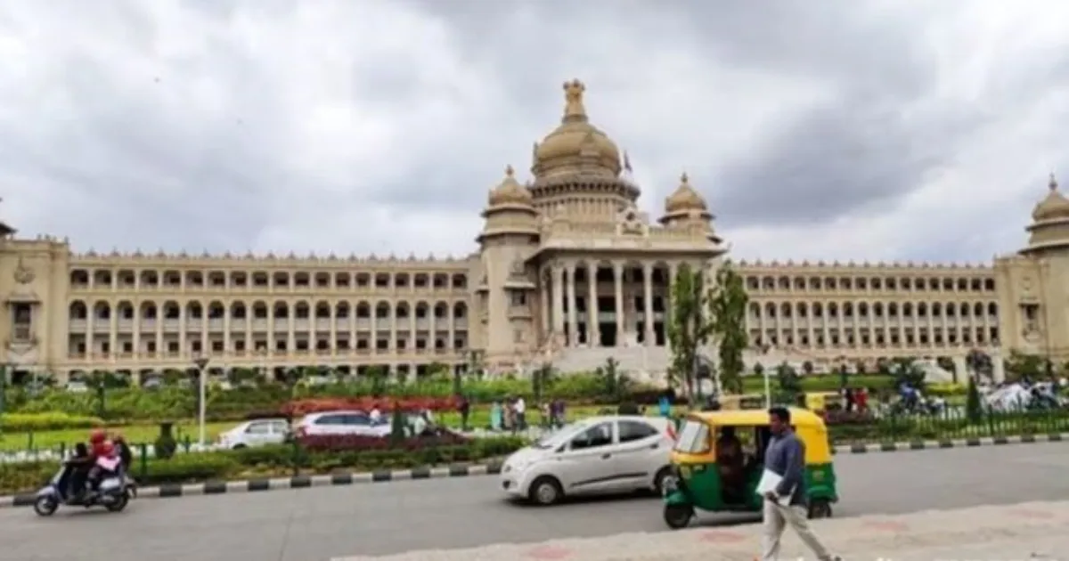 बेंगलुरु में विधान सौधा के बाहर पुलिस जांच झेल रहे व्यक्ति ने की आत्महत्या की कोशिश