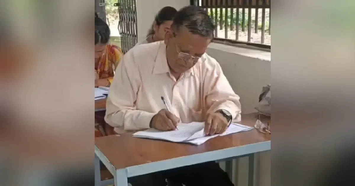 75 साल की उम्र में भी जारी है पढ़ाई का जुनून, 32 डिग्रियों के बाद मिल्खी राम ने दी एक और परीक्षा