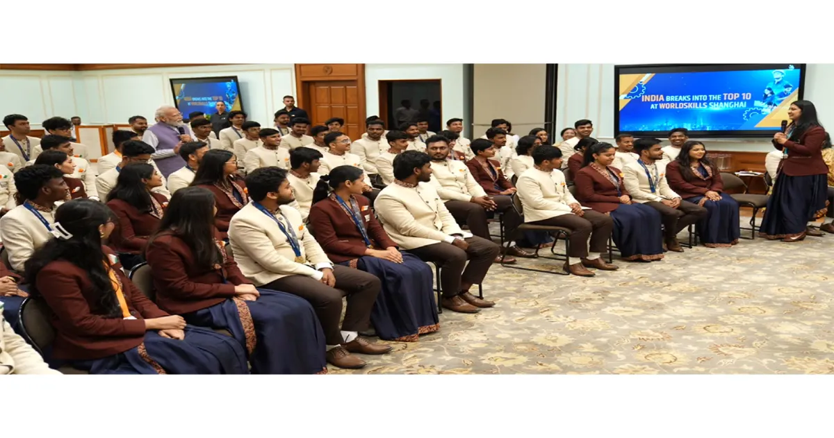प्रधानमंत्री नरेंद्र मोदी ने वर्ल्डस्किल्स प्रतियोगिता में भाग लेने वाली टीम इंडिया के प्रतिनिधियों से की मुलाकात