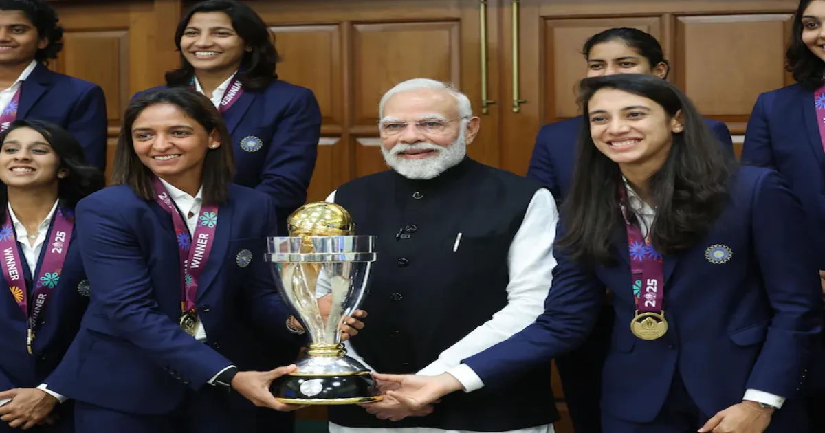pm-modi-meets-womens-world-cup-winning-indian-team