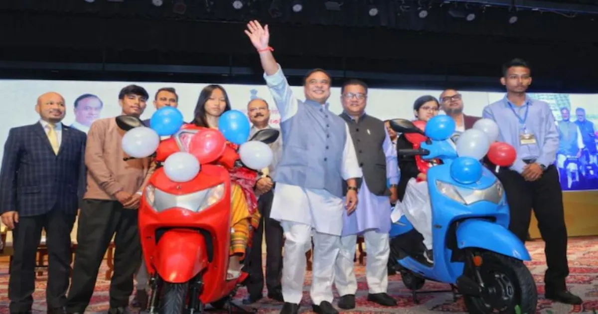 assam-distributes-scooters-to-meritorious-students