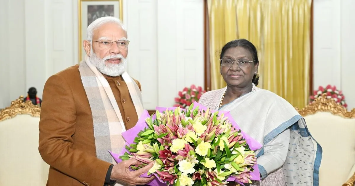 प्रधानमंत्री मोदी ने राष्ट्रपति भवन में राष्ट्रपति द्रौपदी मुर्मू से की मुलाकात