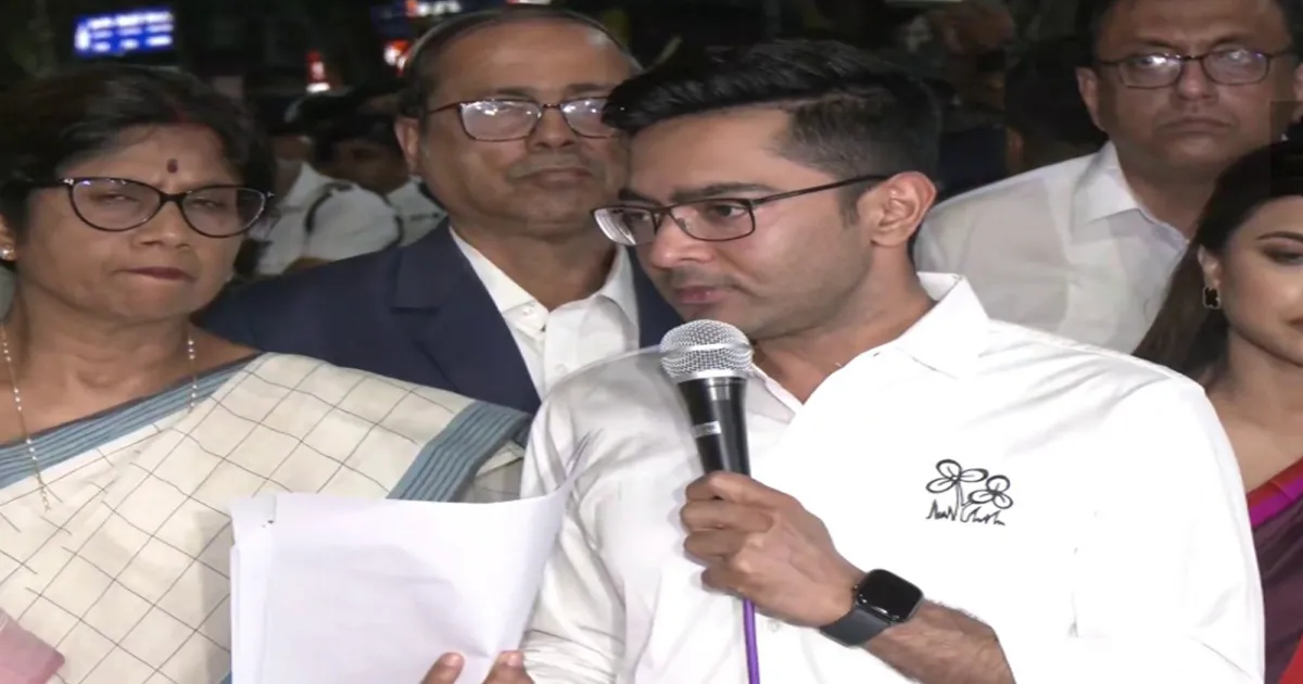 दिनदहाड़े पकड़ा गया: TMC के अभिषेक बनर्जी ने बंगाल में मतदाता धोखाधड़ी का आरोप लगाया, फॉर्म 6 चोरी की बात उठाई