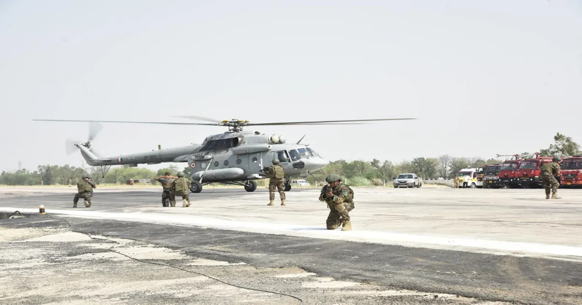 किश्तवाड़ के पास विमान हादसे की खबरें झूठी: भारतीय वायुसेना ने खंडन किया 