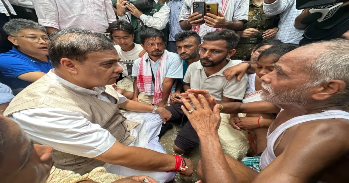 असम में बाढ़ प्रभावित परिवारों को 15 हजार रुपये की अंतरिम राहत, मुख्यमंत्री हिमंत बिस्वा सरमा ने शुरू किया डीबीटी भुगतान