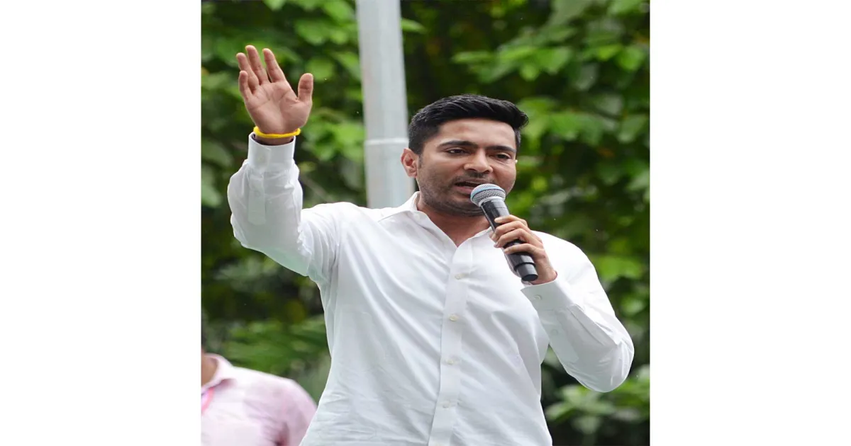 अभिषेक बनर्जी ने 20 बागी टीएमसी सांसदों की अयोग्यता पर जल्द फैसले के लिए सुप्रीम कोर्ट का रुख किया