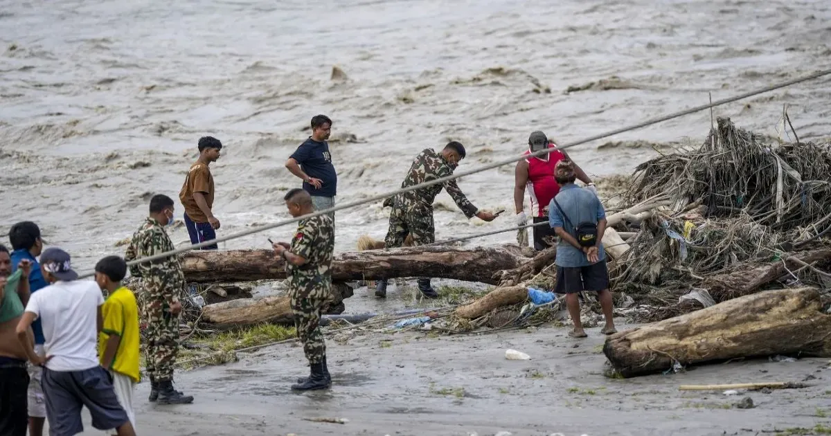 नेपाल की बाढ़ में मौत को मात देकर बचे दीपक तमांग ने सुनाई खौफनाक कहानी, आंखों के सामने बह गए दोस्त