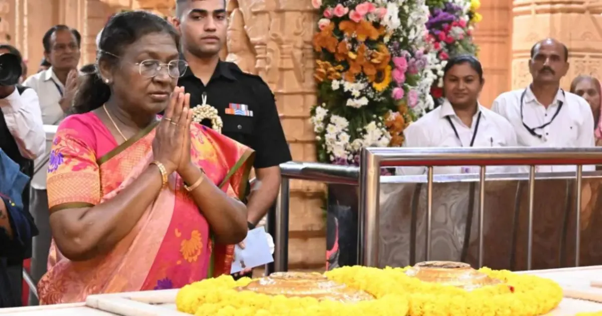 राष्ट्रपति मुर्मू ने सोमनाथ मंदिर में अर्चना की, गिर नेशनल पार्क का किया दौरा