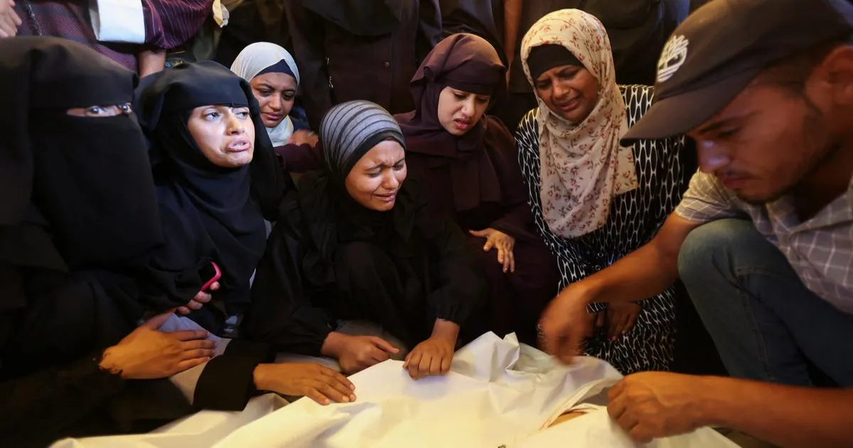 इजरायली हमलों में गाज़ा में कम से कम 34 लोगों की मौत, कुछ राहत प्रतिबंधों में ढील