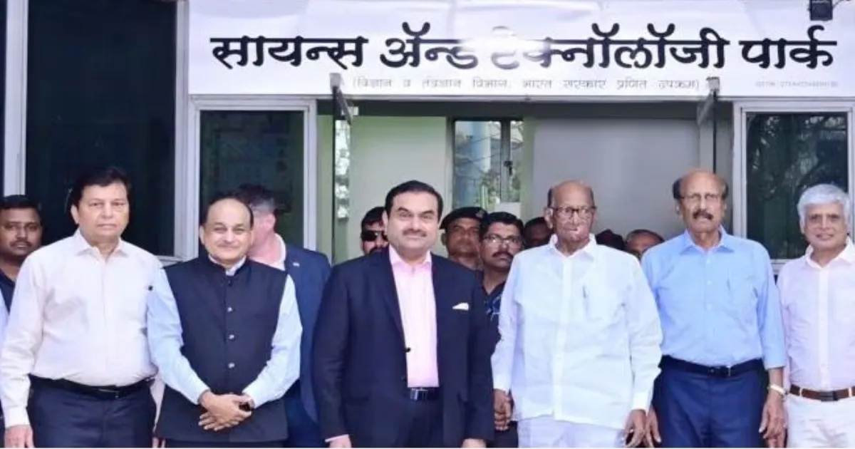 शरद पवार–अडानी नजदीकियां: नगर निकाय चुनावों से पहले एमवीए और महायुति की सियासत पर असर